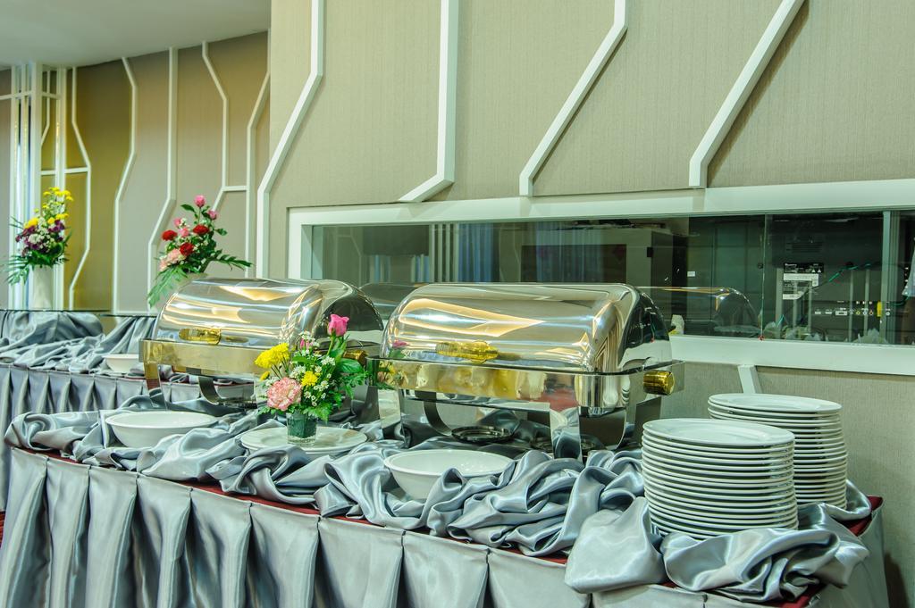 The Paradiso Jk Design Hotel Nakhon Sawan Extérieur photo