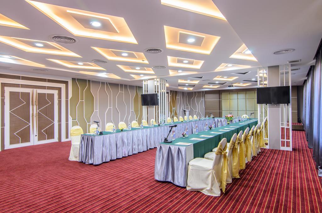 The Paradiso Jk Design Hotel Nakhon Sawan Extérieur photo