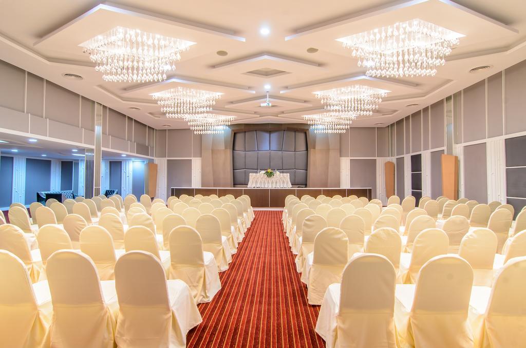 The Paradiso Jk Design Hotel Nakhon Sawan Extérieur photo