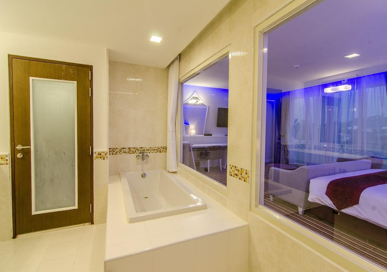 The Paradiso Jk Design Hotel Nakhon Sawan Extérieur photo