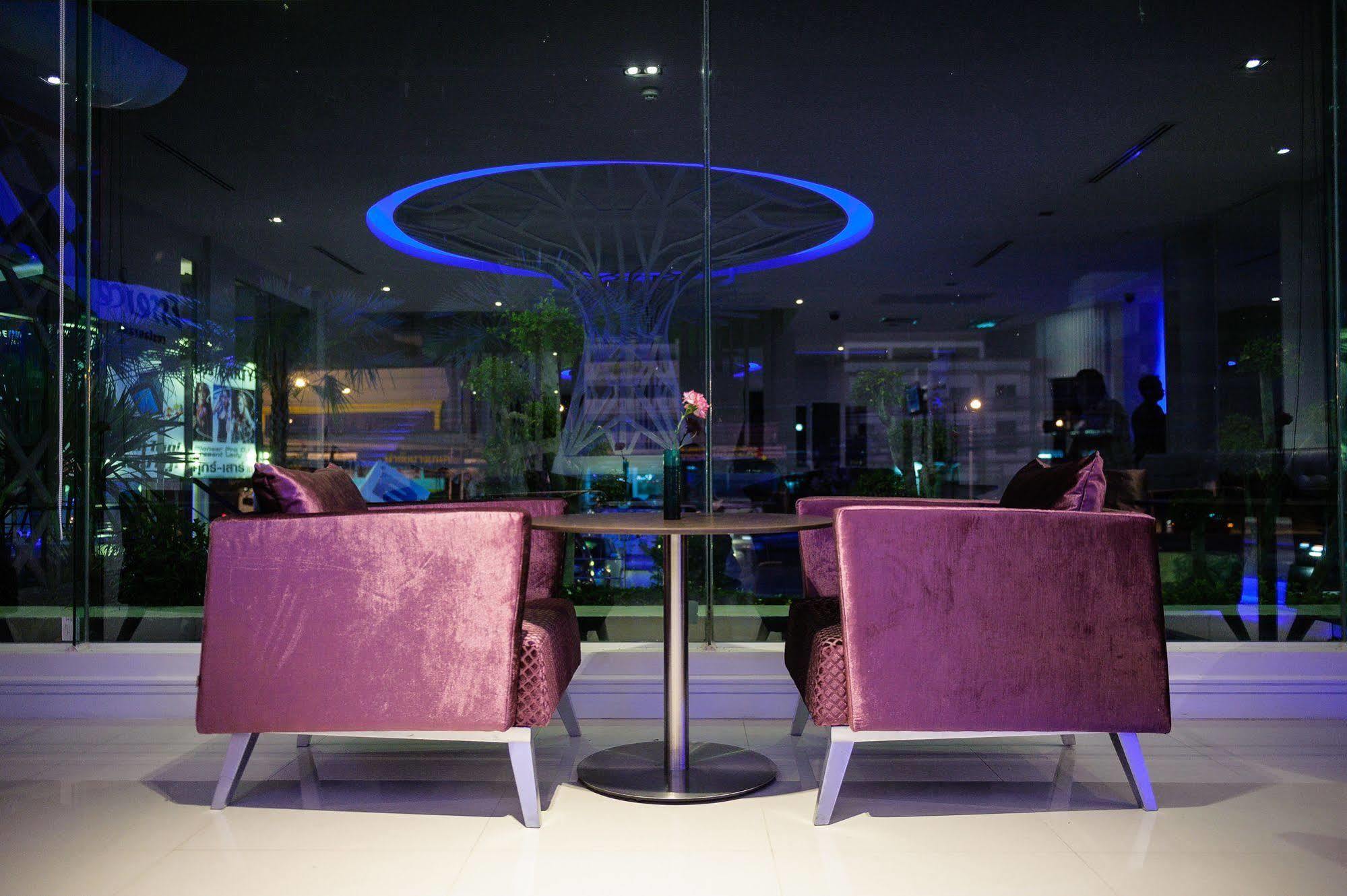 The Paradiso Jk Design Hotel Nakhon Sawan Extérieur photo