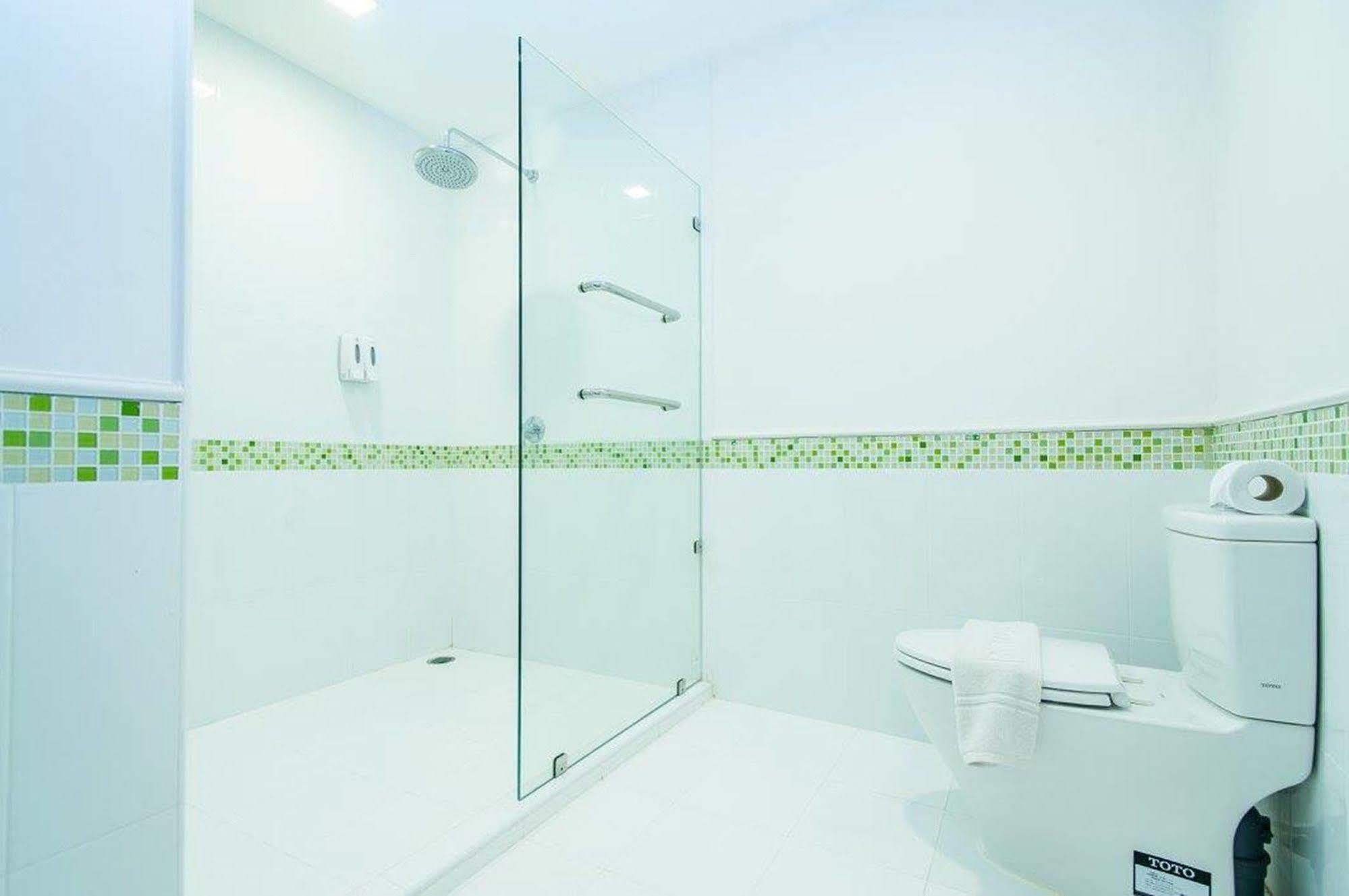 The Paradiso Jk Design Hotel Nakhon Sawan Extérieur photo