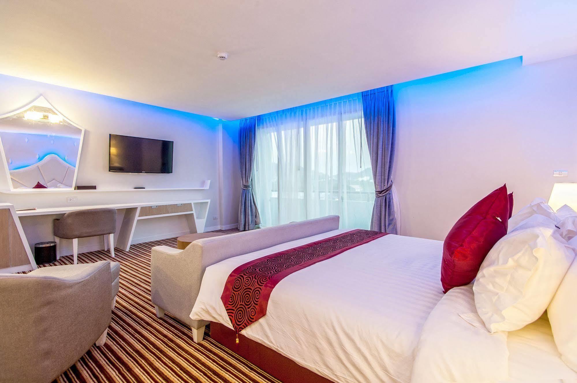 The Paradiso Jk Design Hotel Nakhon Sawan Extérieur photo
