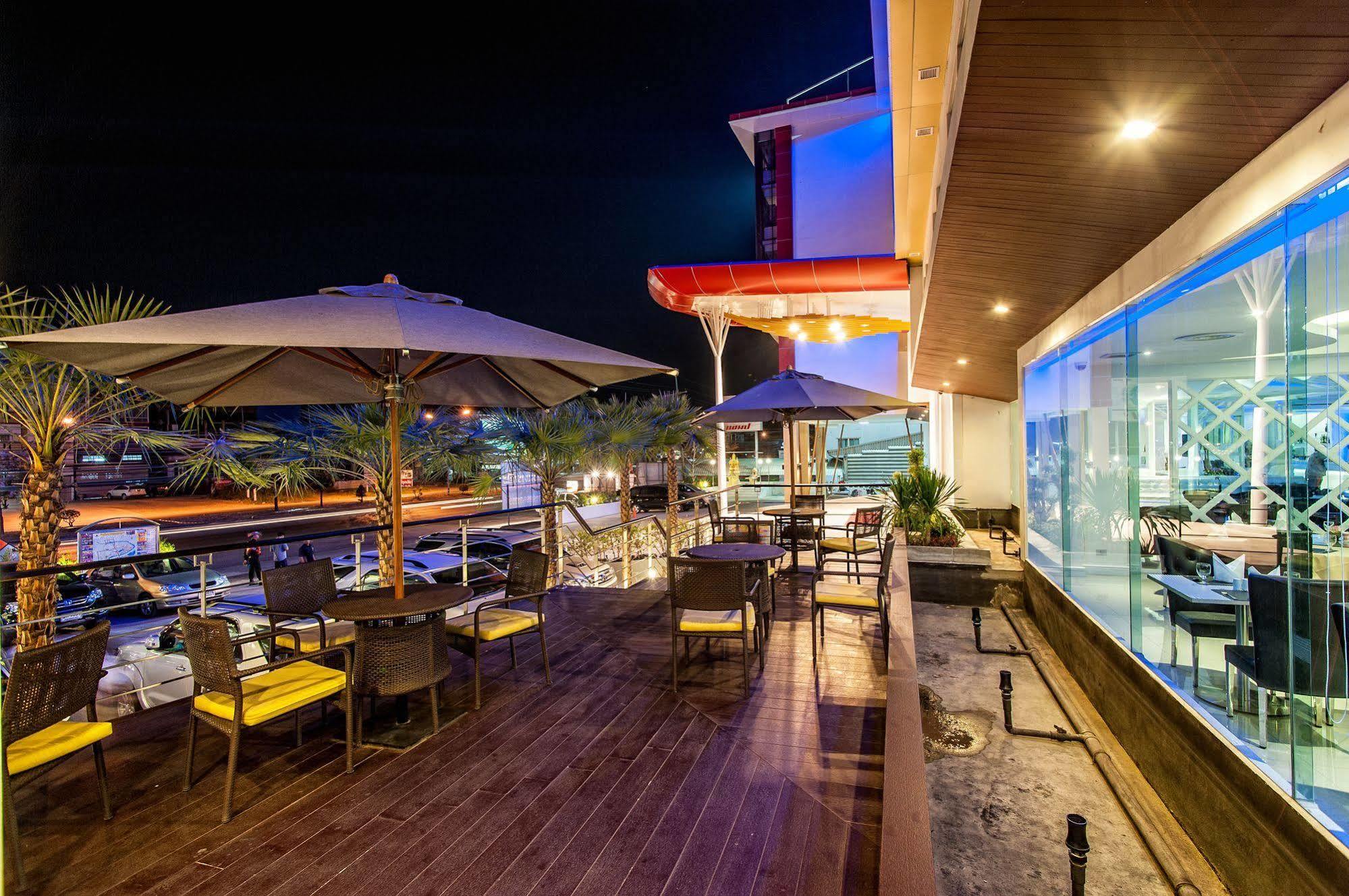 The Paradiso Jk Design Hotel Nakhon Sawan Extérieur photo