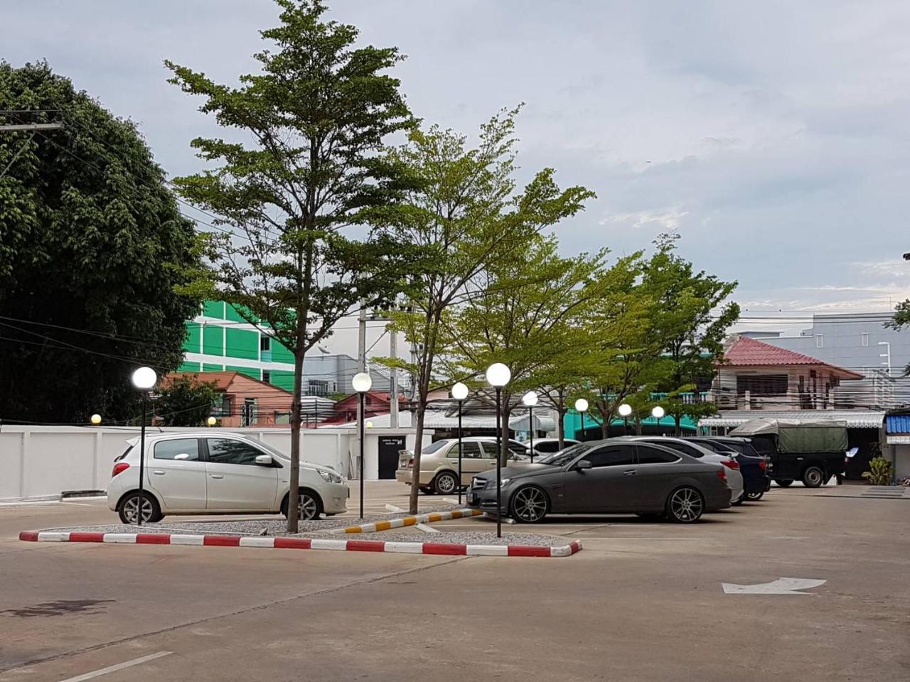 The Paradiso Jk Design Hotel Nakhon Sawan Extérieur photo